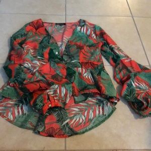 Long sleeve blouse with leaf print 🍃✨